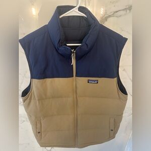 Patagonia Men's Navy and Khaki Vest